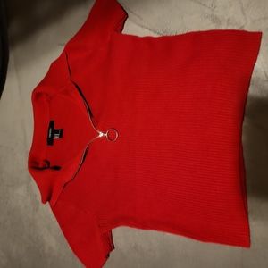 Crop size medium short sleeve shirt half zip